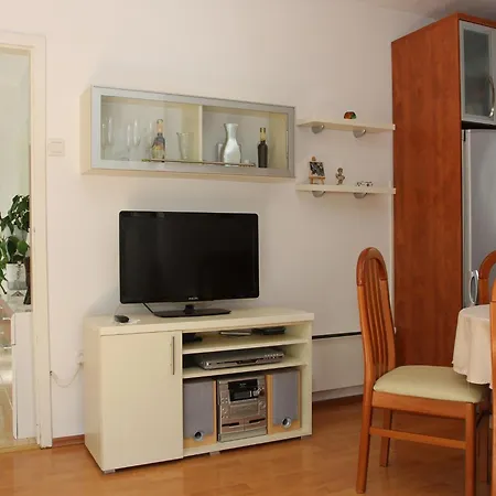 House Granny Mary - Two Bedroom St Сутиван